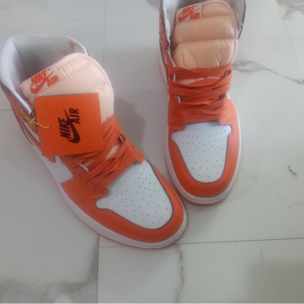 Women's starfish Jordan 1 OG high Dead stock with box never worn size 6 7 and 8